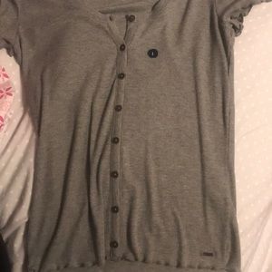 Lettuce trimmed button tee